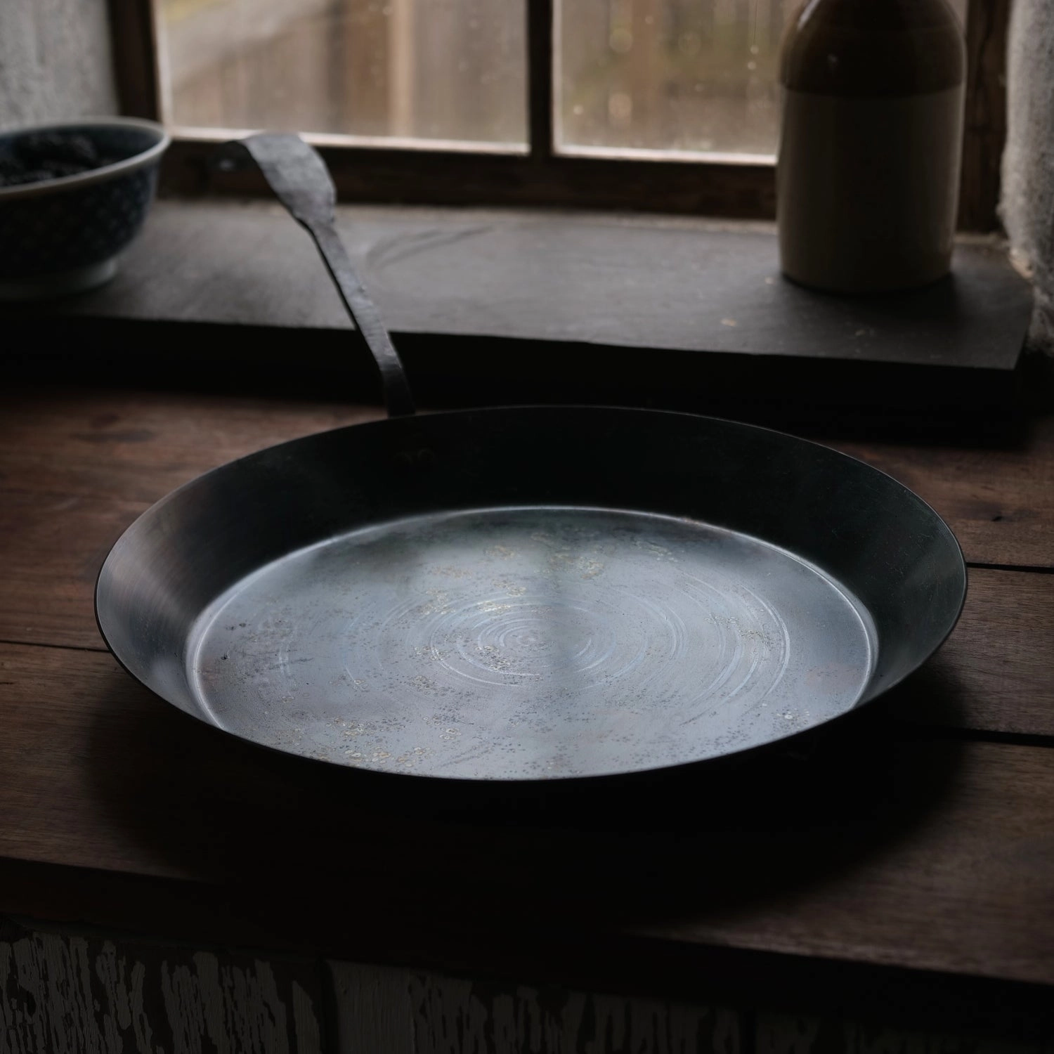 12 Fixed-Handle Skillets