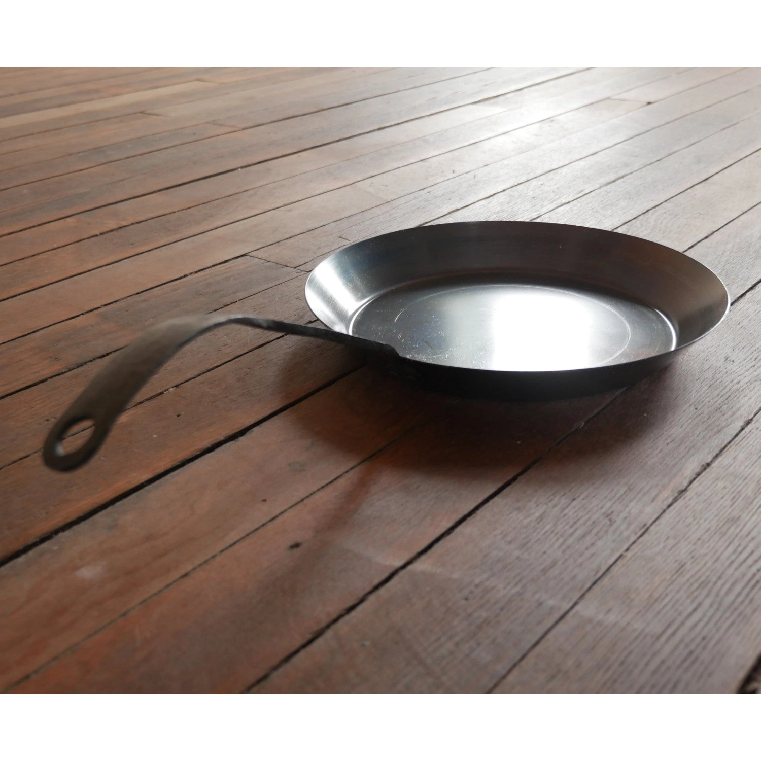 12 Fixed-Handle Skillets