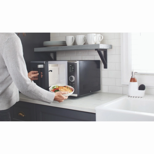 1.6-Cu. Ft. Microwave Oven with Even-Heat Inverter