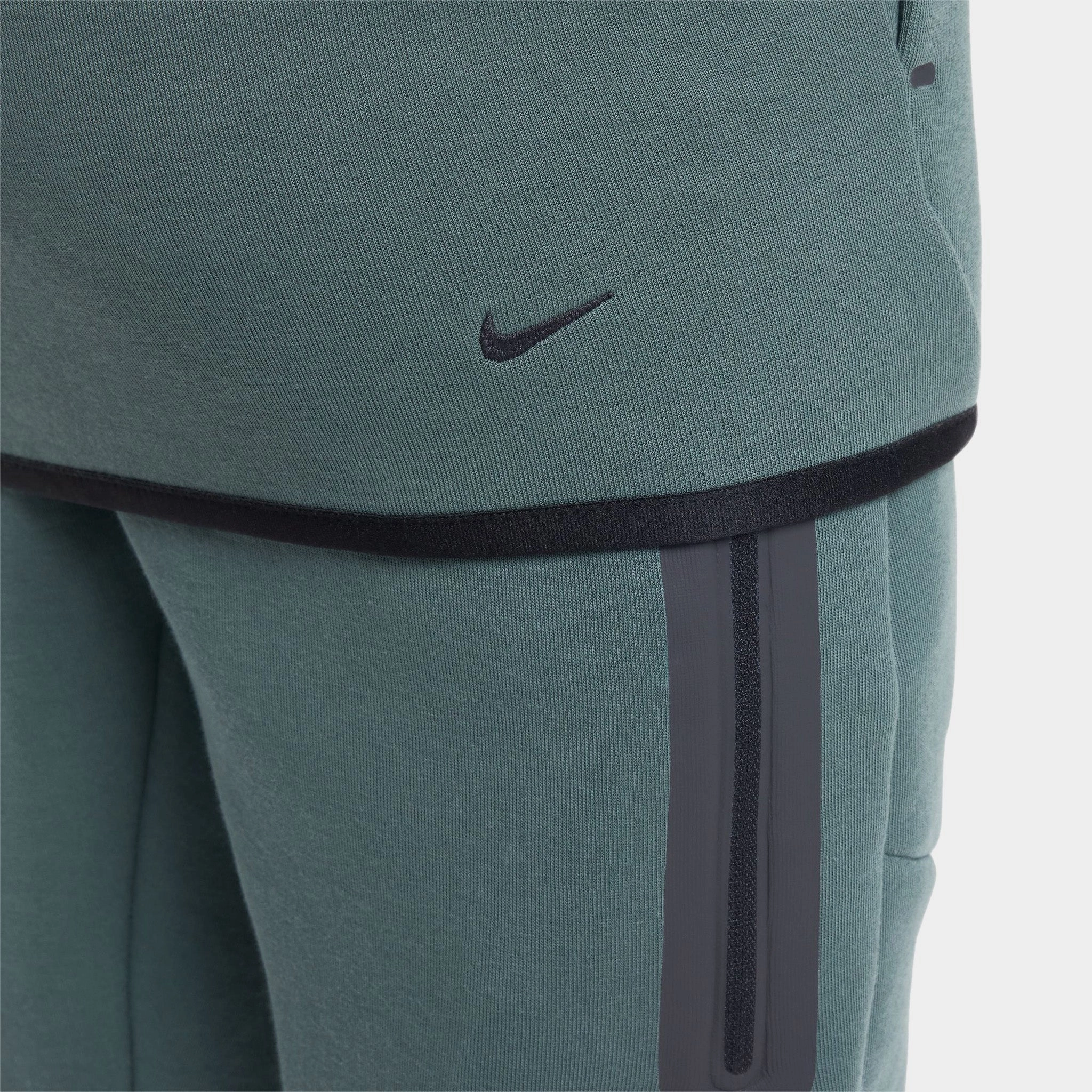 Nike Sportswear Junior Boys' Tech Fleece Hoodie / Vintage Green